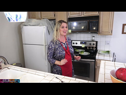 ❤️ Stepmom ħalib lilu fil-kċina qabel id-data tiegħu Video tal-ħakk lilna mt.image-kassir.ru ️❤