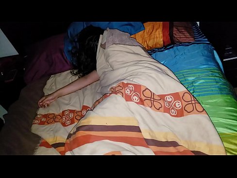 ❤️ Stepson jgħajjar lill-mara żagħżugħa tiegħu waqt li torqod. Video tal-ħakk  lilna mt.image-kassir.ru ️❤